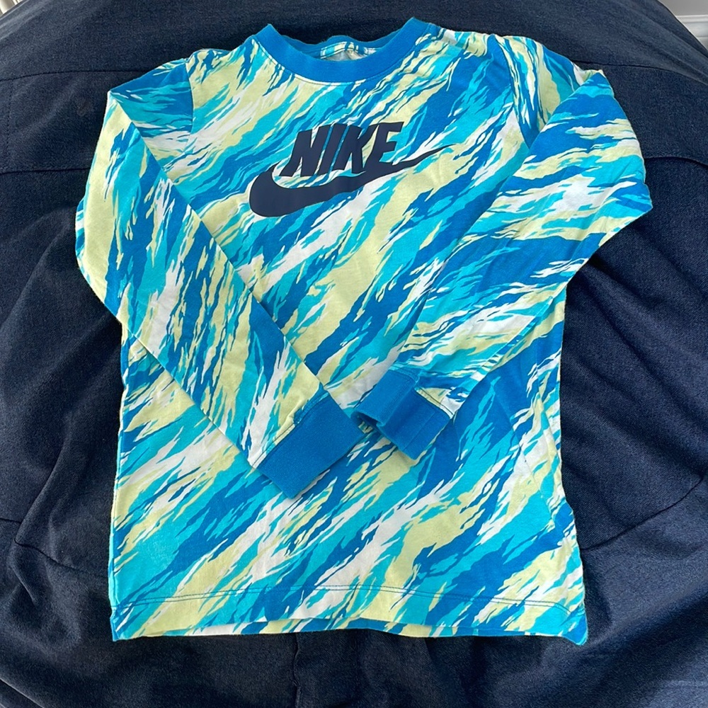 Boys Nike Tee - NWOT